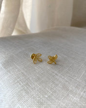 Load image into Gallery viewer, Boucles d’Oreilles Feuilles vintage
