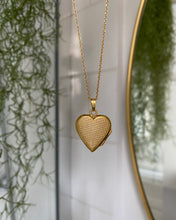 Charger l&#39;image dans la galerie, Collier coeur locket vintage
