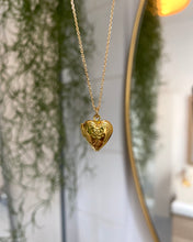 Load image into Gallery viewer, Collier locket coeur réédition
