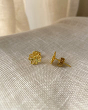 Load image into Gallery viewer, Boucles d’Oreilles Trefle dentelles vintage
