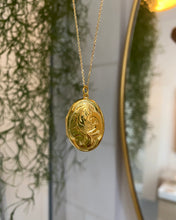 Charger l&#39;image dans la galerie, Collier locket oval vintage
