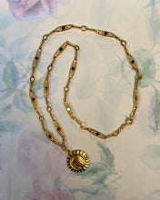 Charger l&#39;image dans la galerie, Collier Vierge vintage
